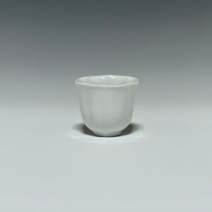 岸野寛　白磁輪花盃