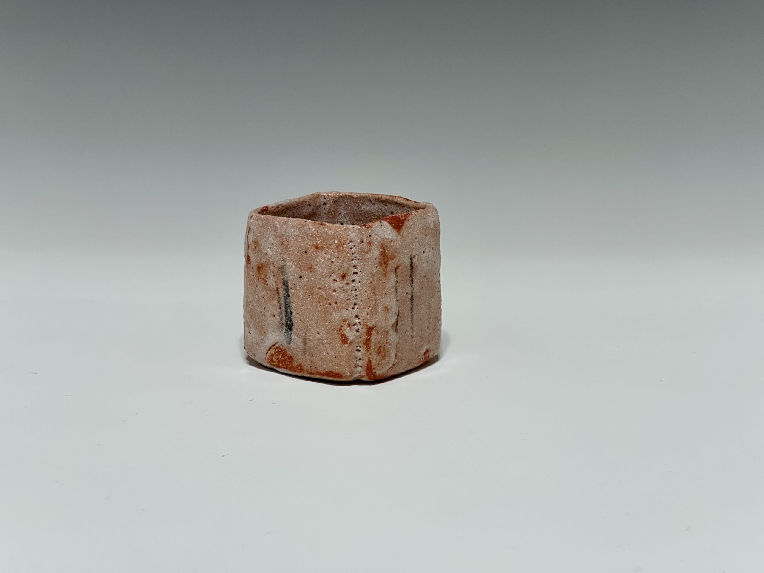 瀧川恵美子 志野四方猪口 Emiko Takigawa Shino Square Sake Cup - 画像 (2)