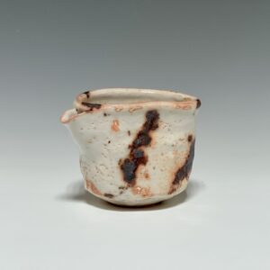 鈴木都 志野片口 Shu Suzuki – Shino Katakuchi