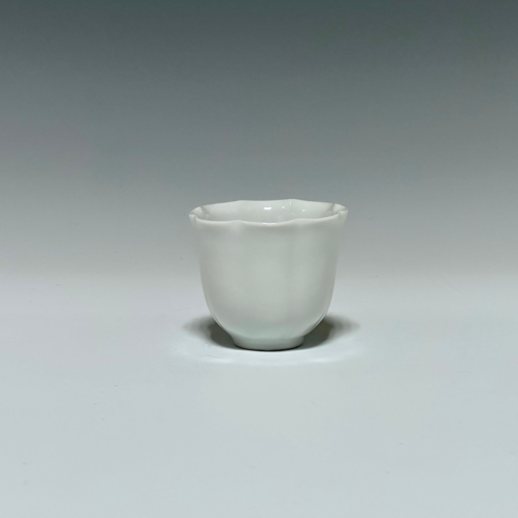 岸野寛 白磁輪花盃 Kan Kishino White Porcelain Rin-ka Sake Cup - 画像 (2)