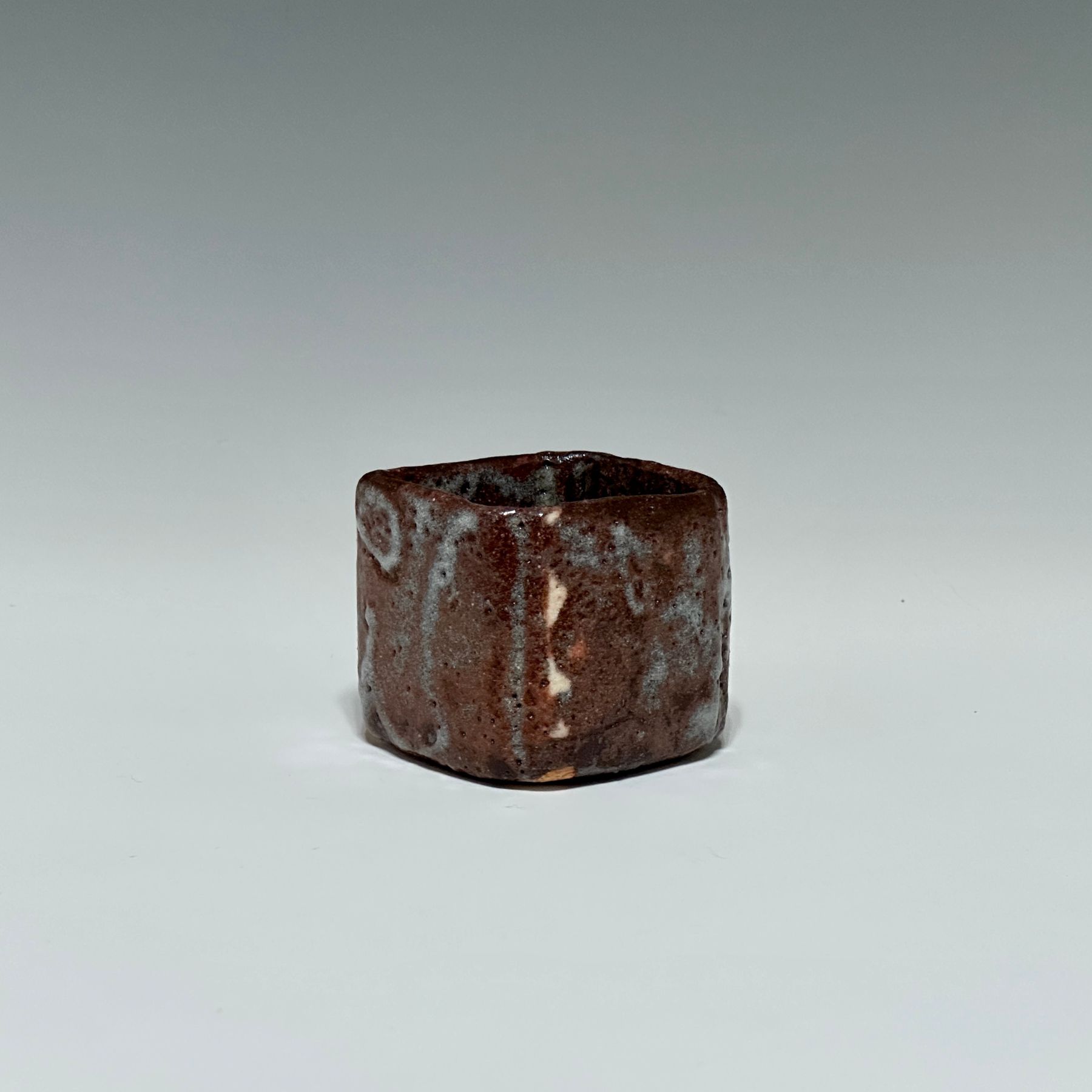 瀧川恵美子 鼠志野猪口 Emiko Takigawa – Nezumi Shino Choko - 画像 (3)