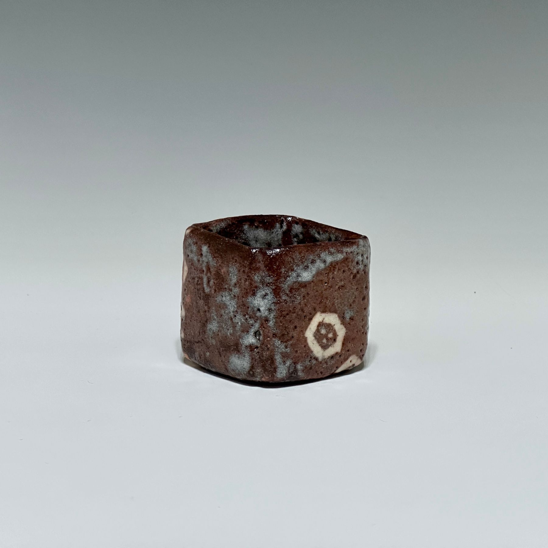 瀧川恵美子 鼠志野猪口 Emiko Takigawa – Nezumi Shino Choko - 画像 (4)